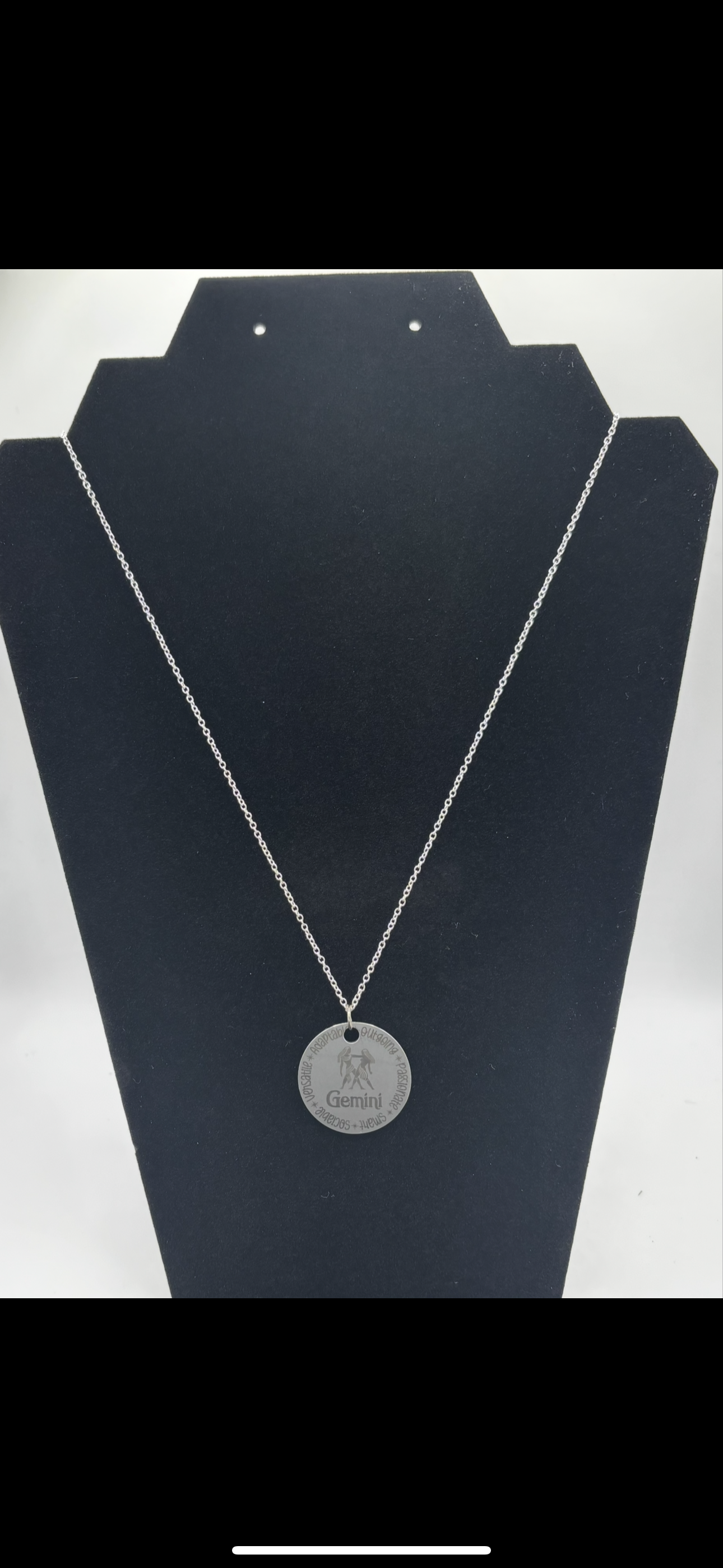Engraved Necklace - Circle Pendant